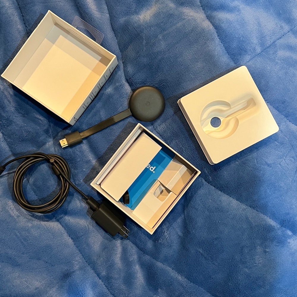 Google Chromecast Streaming Device 3rd Generation - Picture 4 of 8